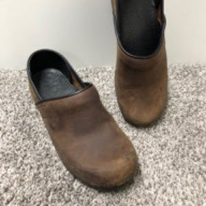 Dansko Professional Clogs, size 8